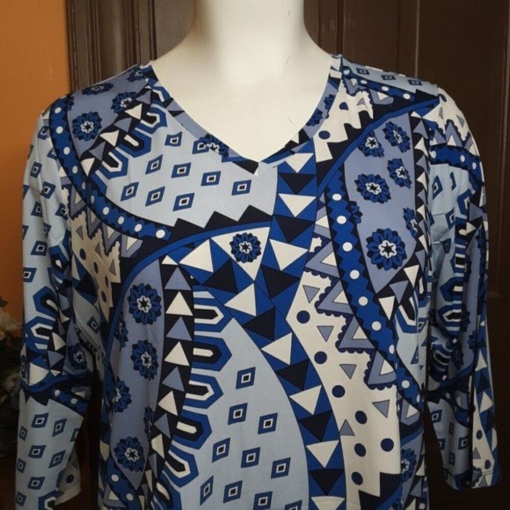 Linea By Louis Dell’Olio Blue Motif V-neck Blouse 2X